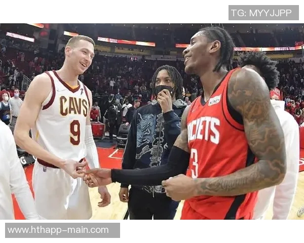 莫布里上半场表现出色高炮台状态回暖贡献10分5板2助1帽三分命中率高达66