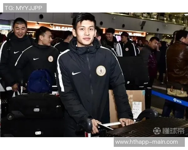 快船队启程前往盐湖城开启新赛季首场客场挑战众将士齐聚登机照曝光